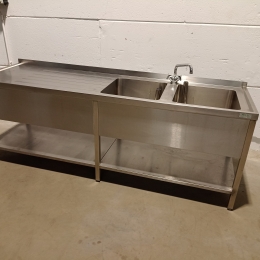 s/s sink with 2 tanks right 